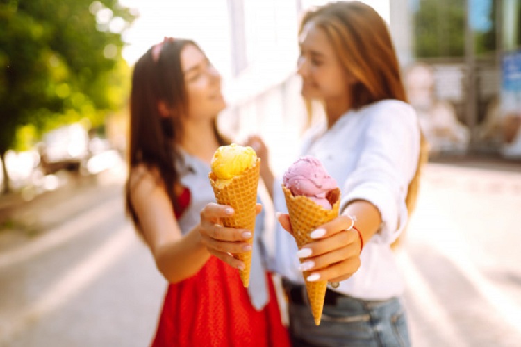 Ice cream lovers in Varanasi